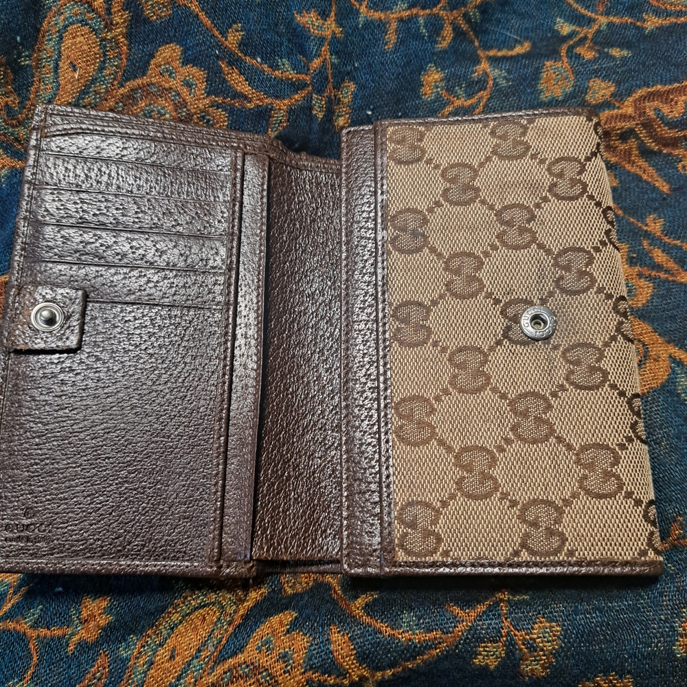 Gucci Brown Monogram Wallet - Picture 7 of 17